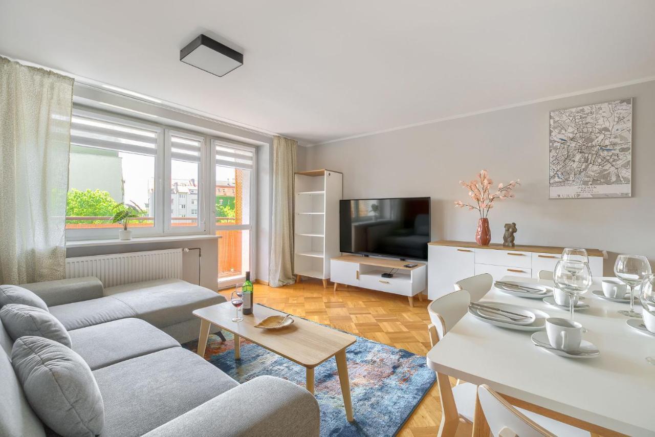Family Center Spot Apartman Poznań Kültér fotó